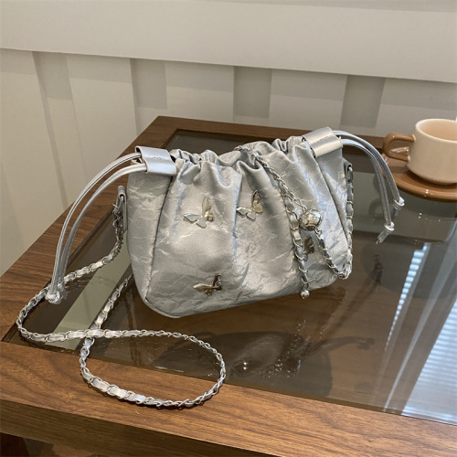 This year's popular chain link bucket bag for women, unique design crossbody small bag, fashionable pleated bag.