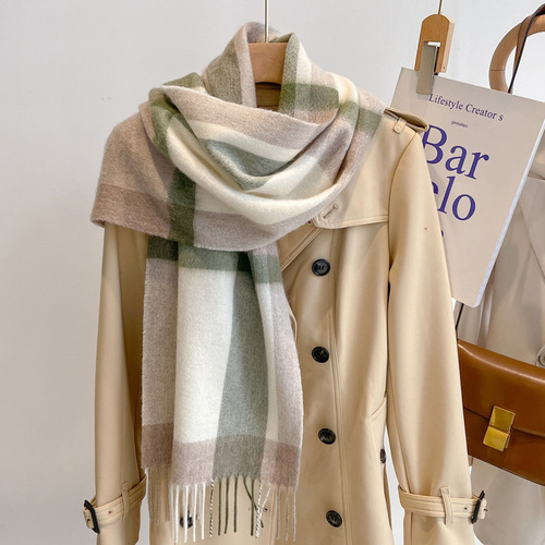 Green plaid scarf for women in winter, versatile pure wool, thickened, warm, New Year gift, knitted cashmere scarf, high-end