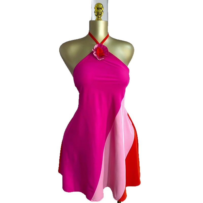 ヨーロッパとアメリカのクロスボーダー婦人服 2025 夏の新カラーブロックフラワーノースリーブホルターネックバックレスレースアップショートドレス|undefined