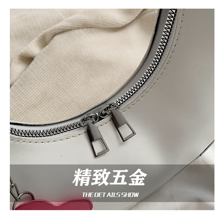 Cross-border women's bag 2024 New style, trendy texture, versatile, ins fashion single-shoulder armpit bag, small flower pendant, crescent moon bag undefined