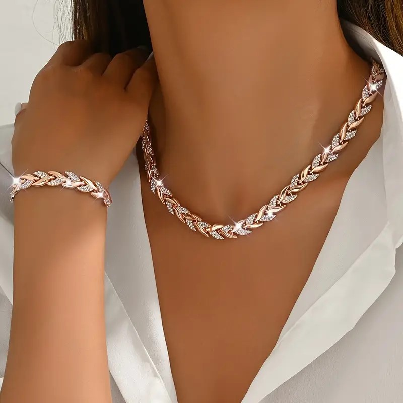 European and American light luxury necklace and jewelry set for women, high-end fishtail collarbone chain accessory for dresses and banquets, in stock for wholesale