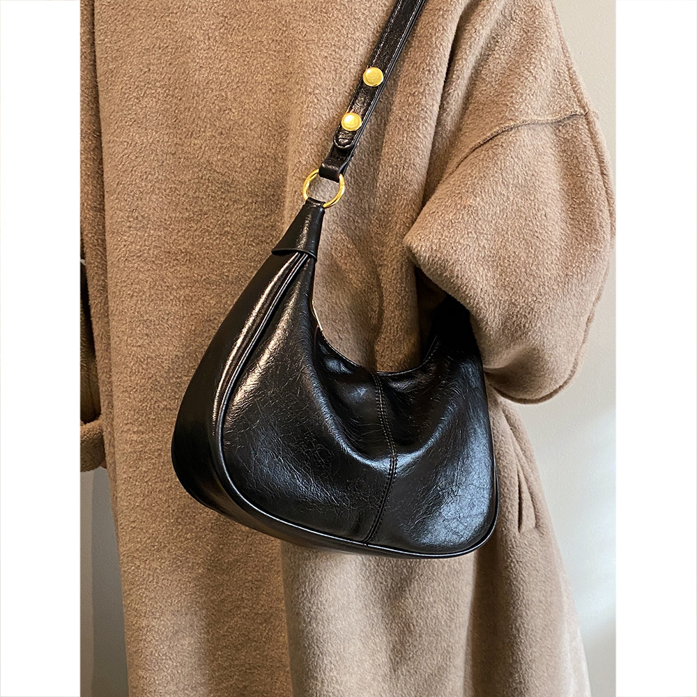 This year's trendy bags for women 2025 are super popular. They are fashionable, high-end, and stylish single-shoulder underarm bags, as well as retro and versatile crossbody bags full figure
