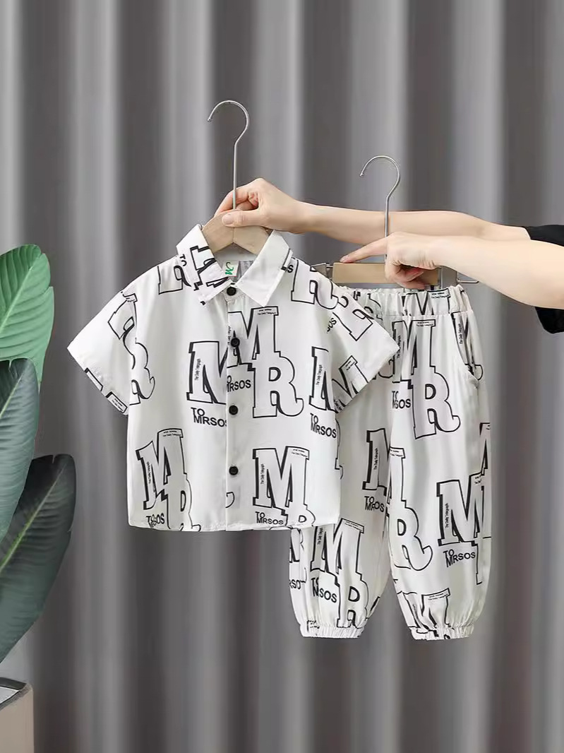 5305 Traje de verano para niños 2024 Camisa de manga corta para niños guapos de nuevo estilo Traje de dos piezas rojo para bebés de moda