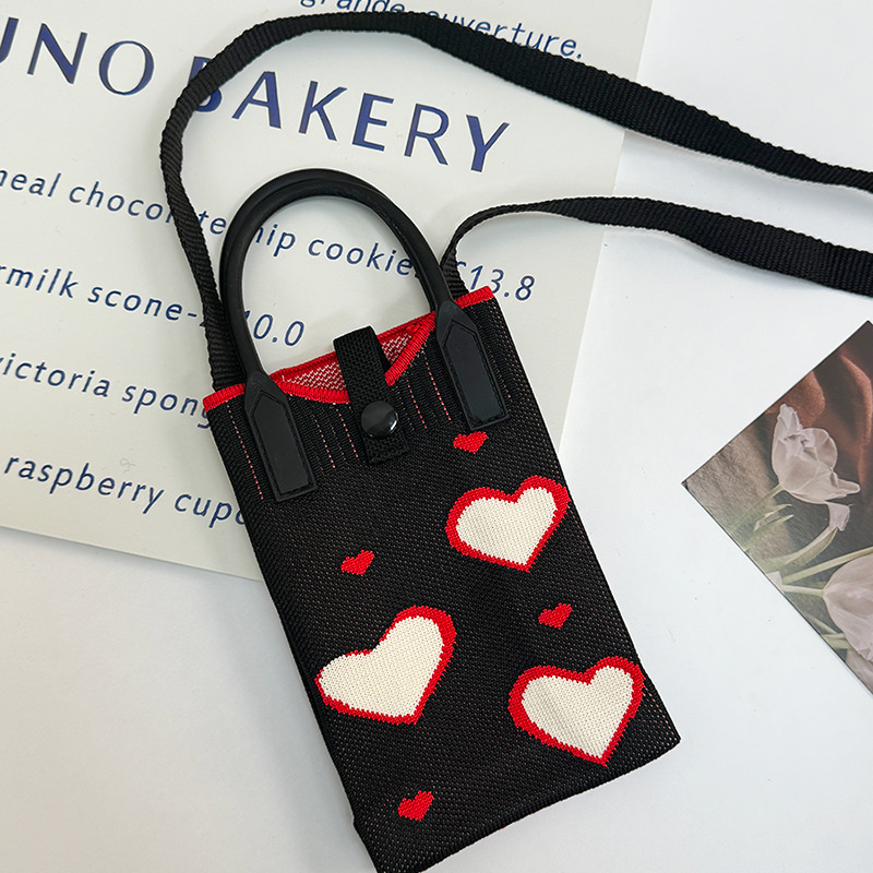 검은색 세 개의 하트