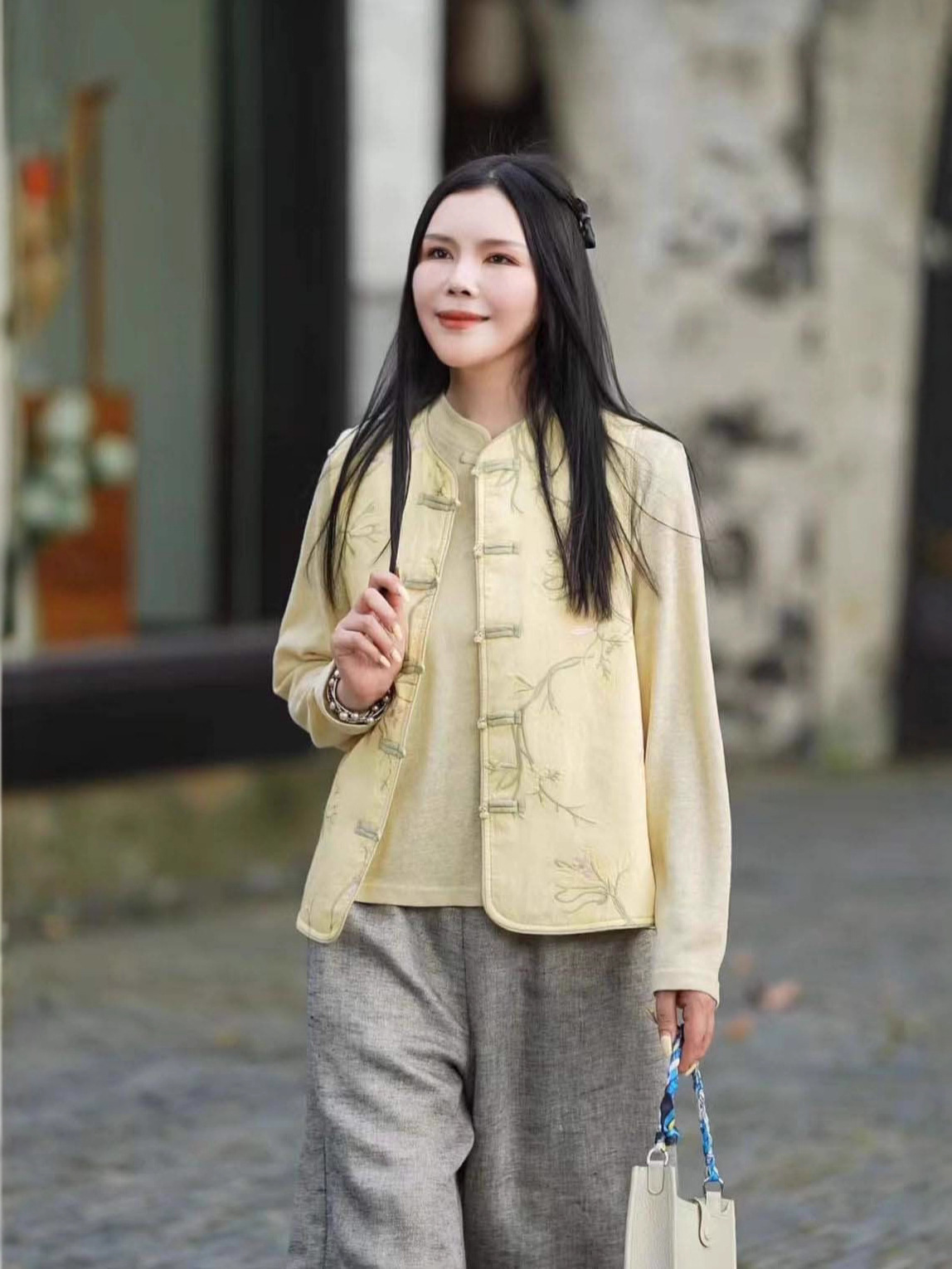 2025 otoño nuevo estilo de estilo chino de la industria pesada bordada collar de botón para mujeres chaleco de algodón ramie chaleco image 2