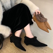 2025新款韩版尖头卷毛毛粗跟尖头编织保暖时装女短靴裸靴