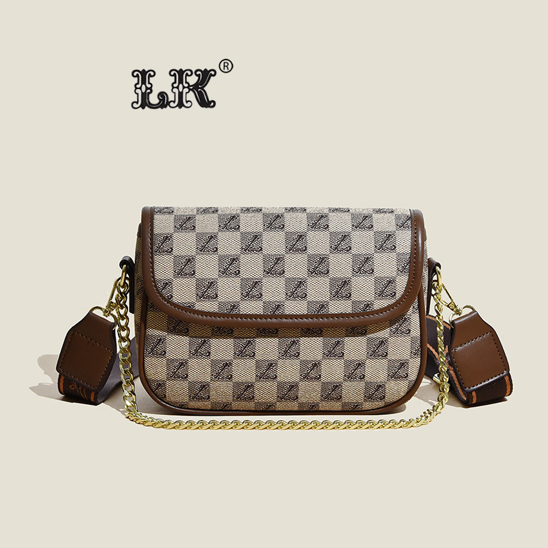 2023 Autumn New Live Broadcast Good Style Chain Saddle Bag Retro Presbyopia High-Quality Single Shoulder Diagonal Letter Women's Bag_voghion.com