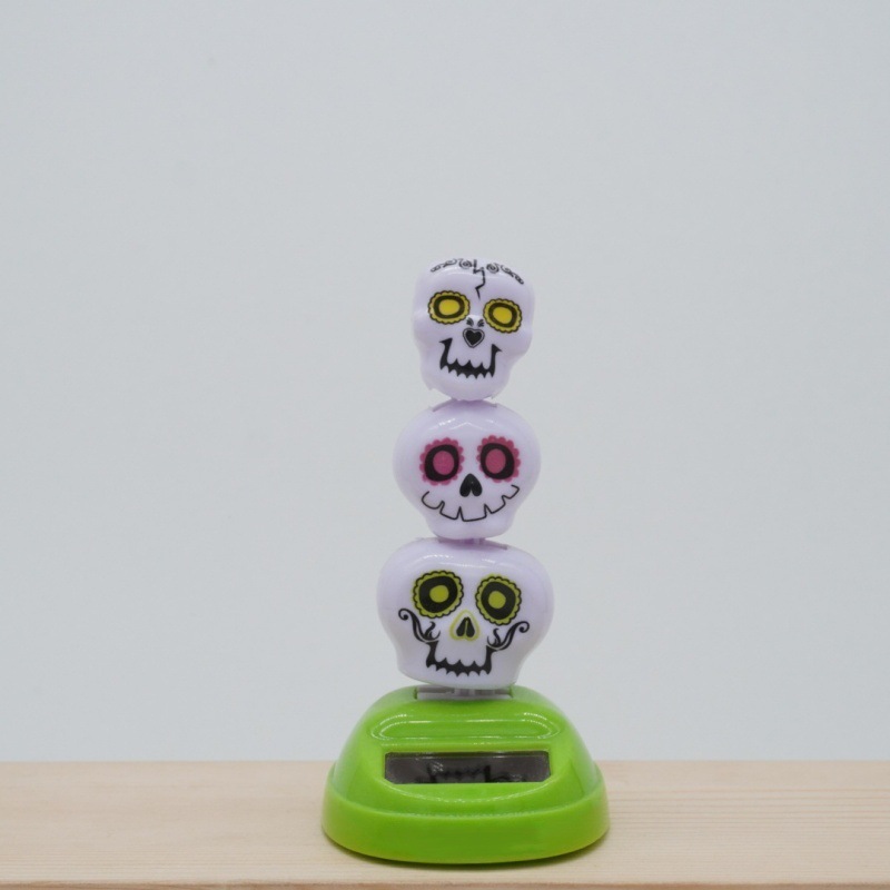 Decoración de muñecas de automóviles de energía solar de Halloween fiesta de fantasmas agitando animales interiores y exteriores decoración de fiesta de patio Día de los muertos