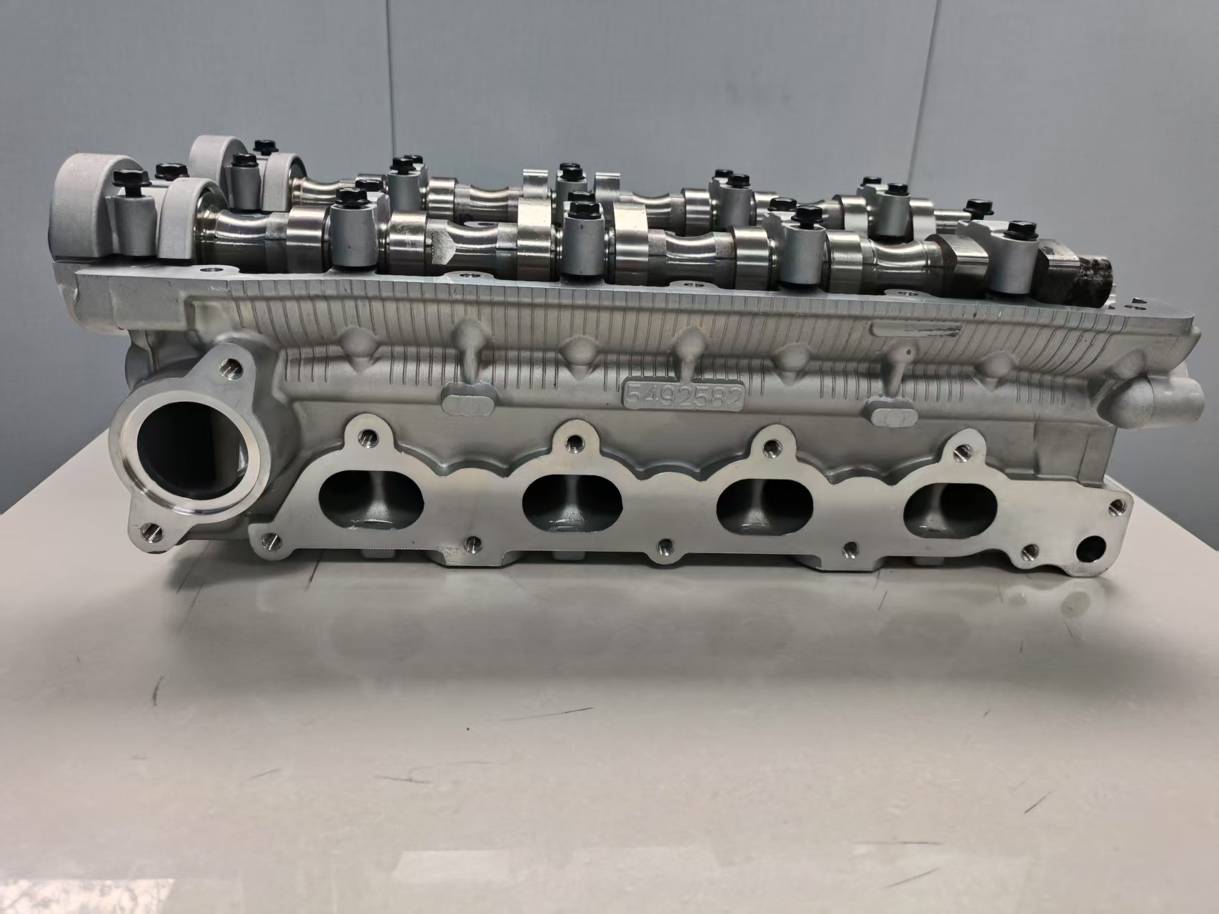 Engine cylinder head F16D3 is suitable for Chevrolet Aveo and other engine cylinder heads