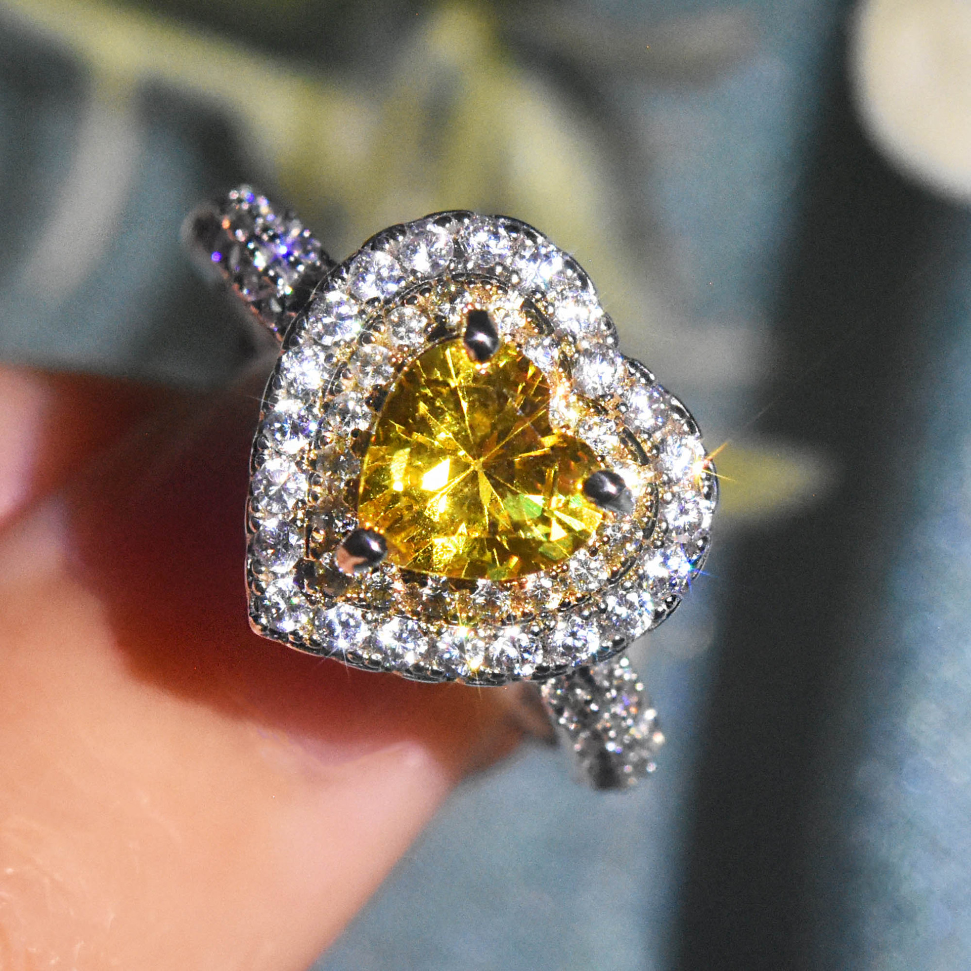 New Luxury Colored Gemstone Citrine Heart Open Copper Ring Wholesale display picture 4