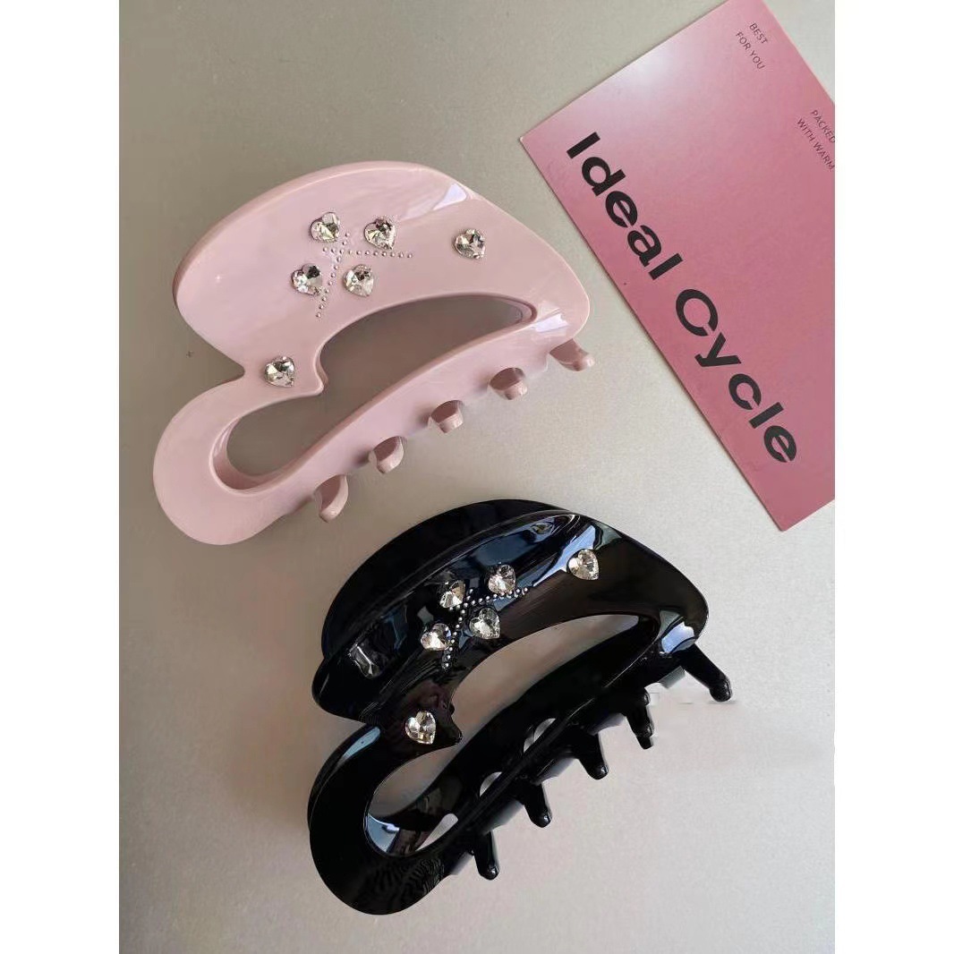 New Original Design High Sense Y2K Millennium Love Hollow Heart Shape Diamond Carved Shark Hair Grab Hairpin