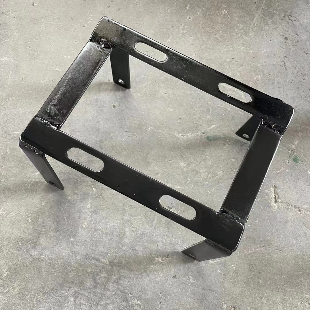 接头盒抗震支架定 制扁铁镀锌铁附件接头盒支架绝缘子支架