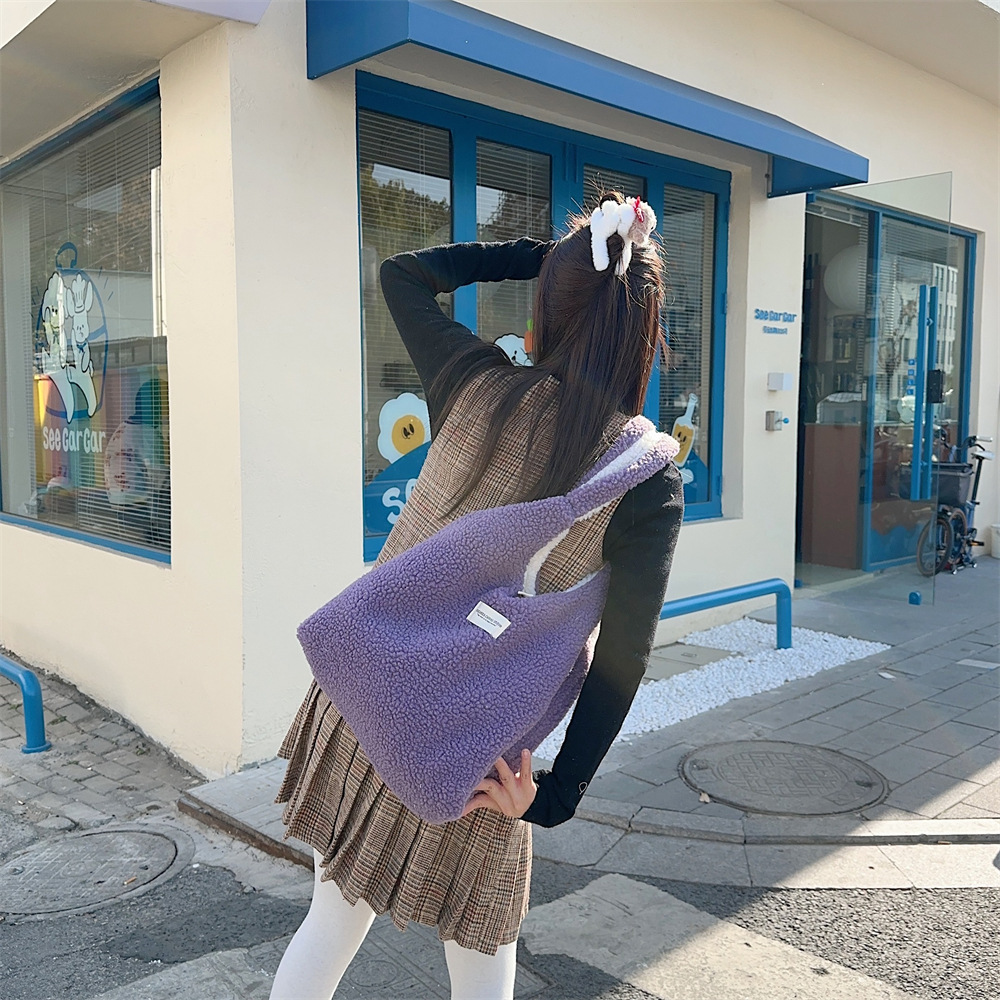 310233 Autumn/Winter Korean version dual-sided plush simple single-shoulder student large-capacity commuting vest bag undefined