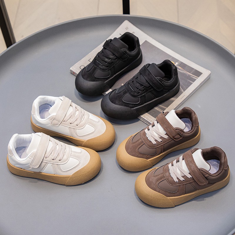 Universal sneakers for men and women with velcro