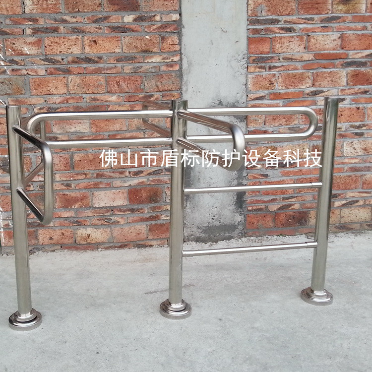 步行街进出口单向门出入门禁行道闸医院手推三杆不锈钢导向通道机
