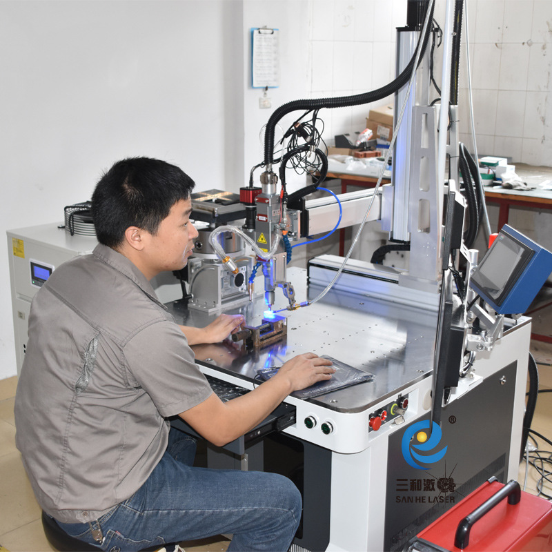 1000瓦光纤不锈钢自动激光焊接机 激光器连续激光焊接机四轴联动