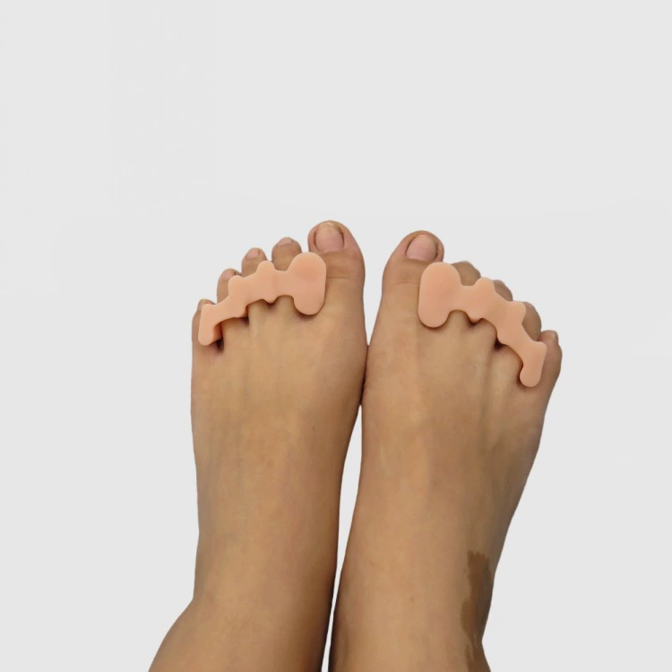 Пальцы ног выворачивают большой палец