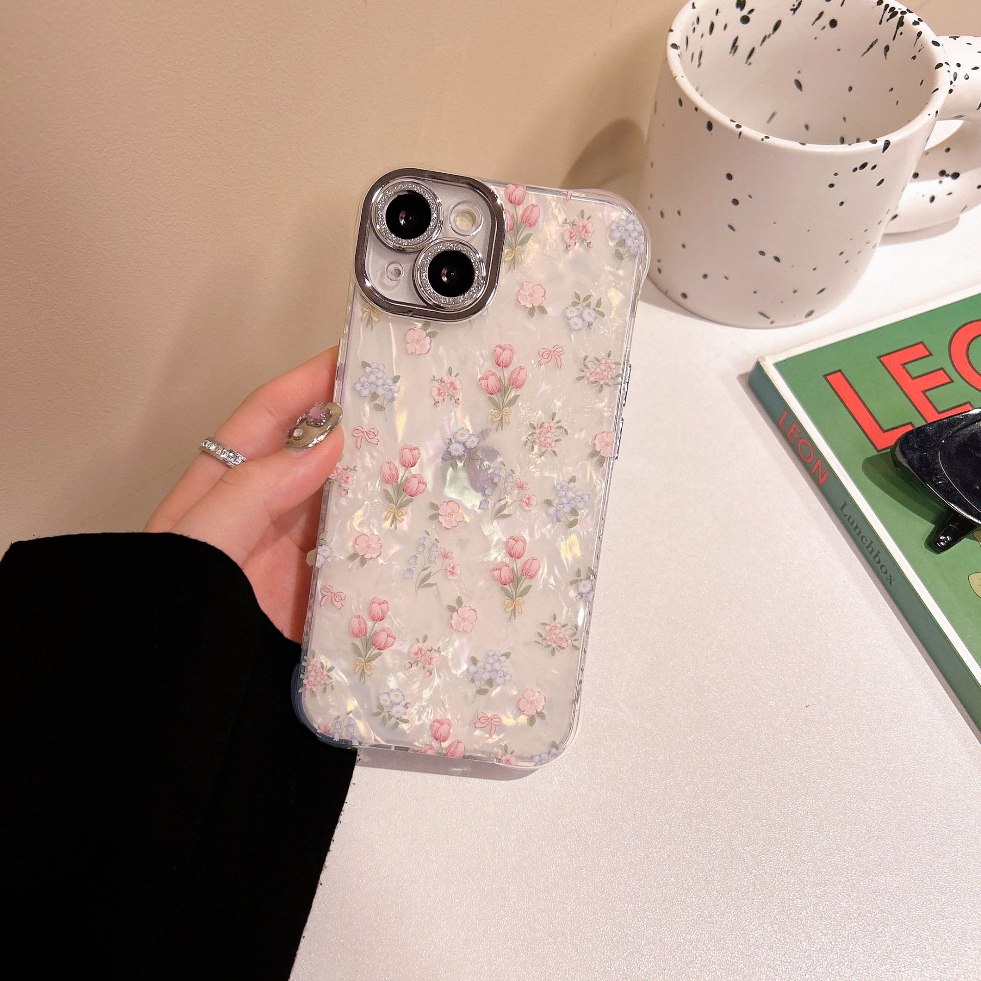 El patrón de concha de estilo ins está lleno de flores de pantalla para la película de lente 15ProMax iPhone13 Apple 14P funda para teléfono móvil 12