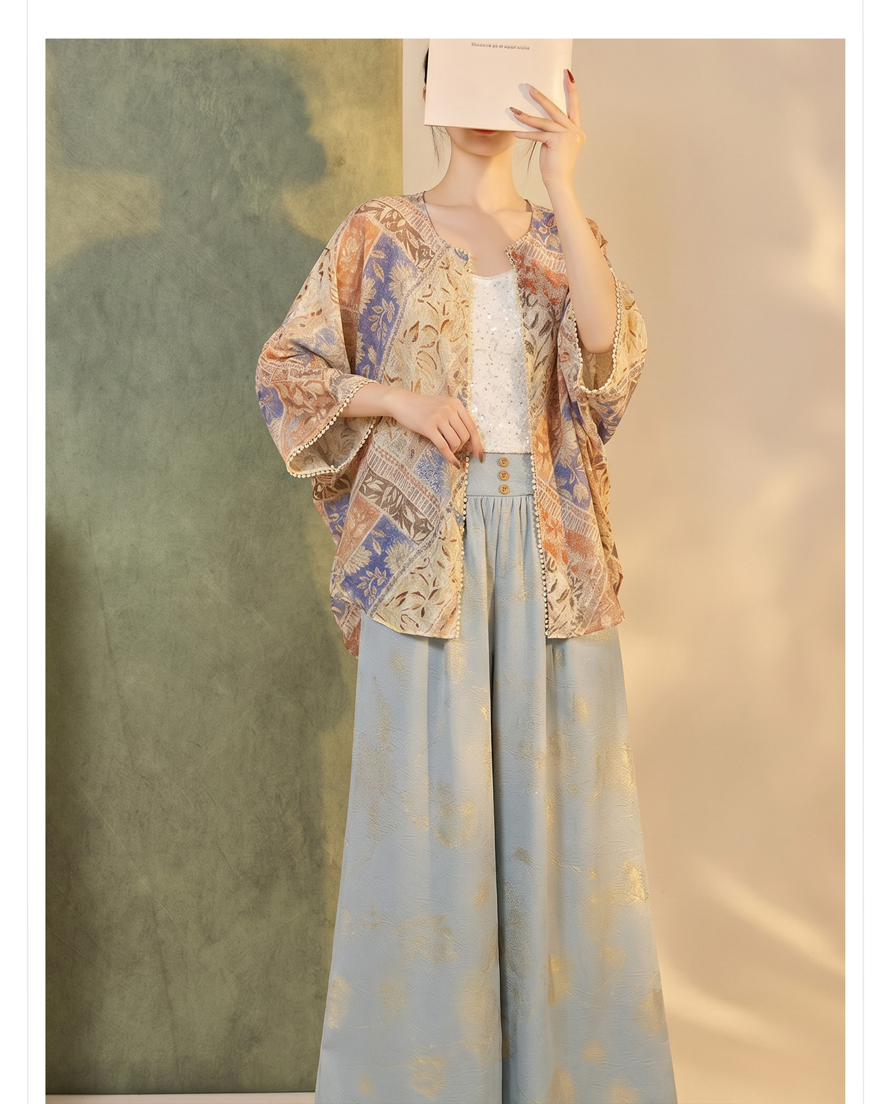 Áo cardigan mùa hè mỏng nhẹ thoáng khí, họa tiết in chống nắng đính cườm, dáng rộng — Xanh da trờicolor, Thái Đường chi tiết 2