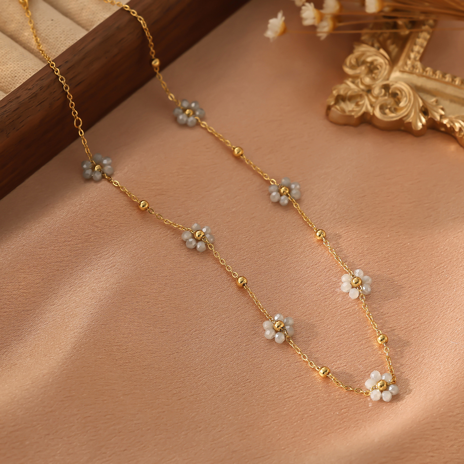 10g Weight Necklace Classification Titanium Steel Chain Material cable chain Chain Type 1 Piece Quantity Holiday, Daily Occasion Titanium Steel Material Flower Pattern All Seasons Season Women's Gender Plating Design Simple Style Style Wholesale Jewelry Simple Style Flower Titanium Steel Plating Necklace Cable Chain 10