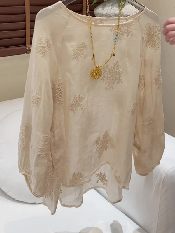 レトロな文学デザインのニッチな女性用ルーズシャツ、ファッショナブルなレイジースタイル、スリムで多用途な刺繍入りラウンドネックシャツ、トレンディです。|undefined