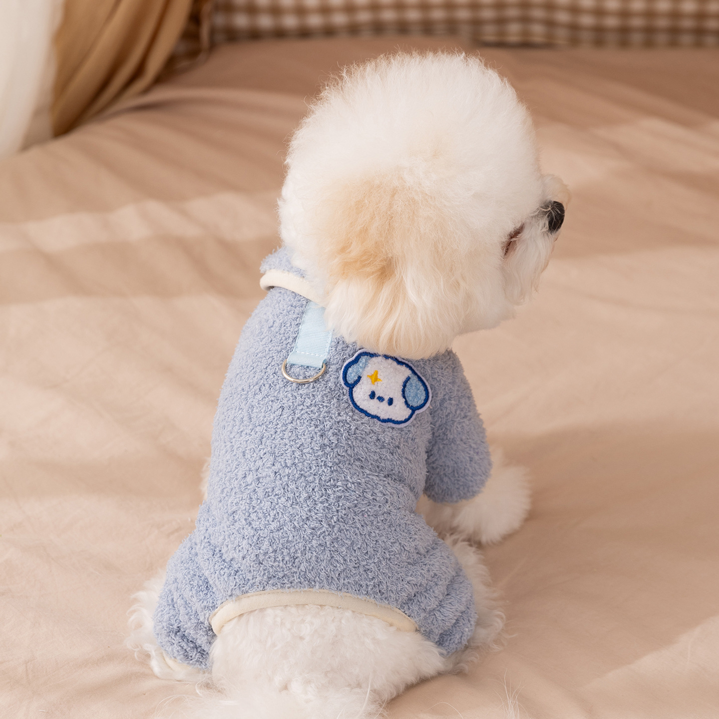 Otoño y invierno nueva ropa de perros de mascotas de dibujos animados perros de cuatro patas abrigo de terciopelo caliente perros pequeños y medianos que osos ropa para el hogar image 2