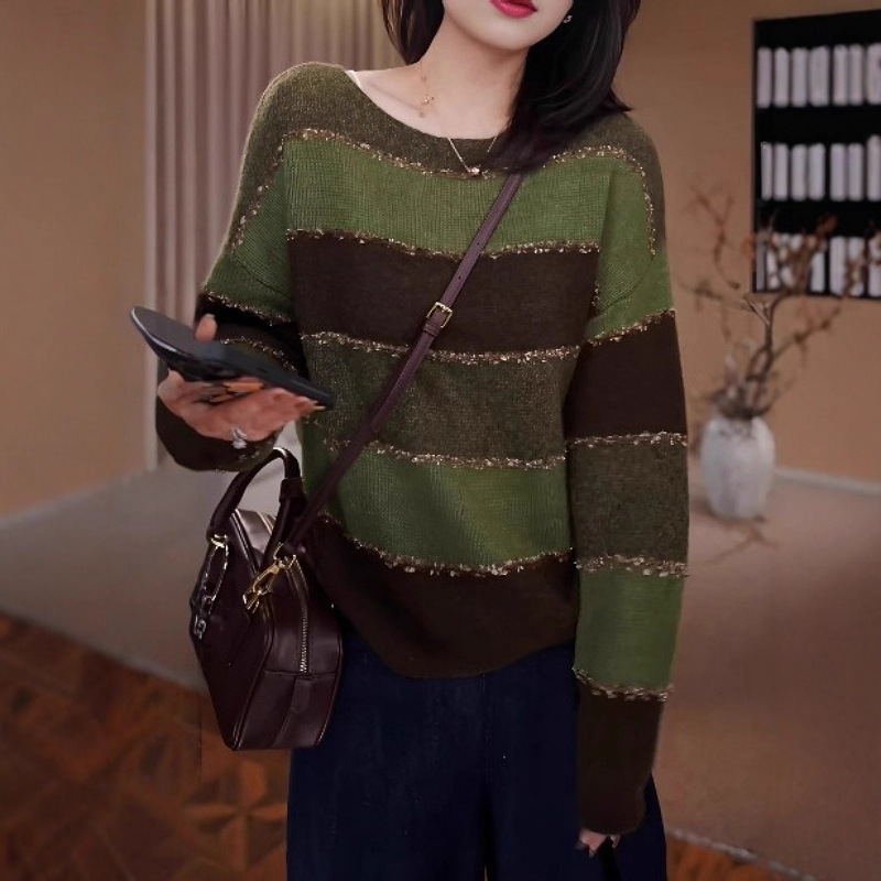Green Striped Round Neck Long-Sleeved Knitwear for Women 2026 Autum New Style Retro Lazy Style Loose Top A7933 Green Striped Round Neck Long-Sleeved Knitwear for Women 2026 Autum New Style Retro Lazy Style Loose Top A7933