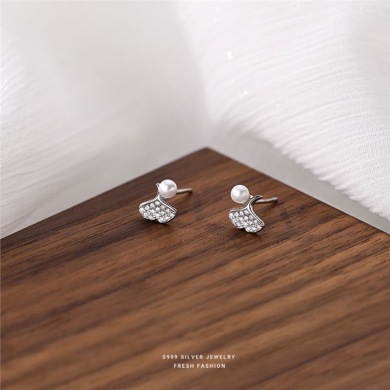 Ginkgo Leaf Pearl Stud Earrings In Pure Silver For Women_voghion.com