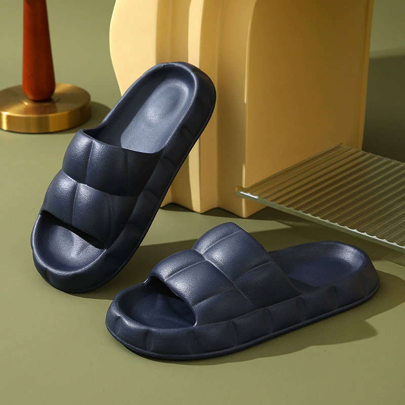 Внешняя торговля топает на фекалии, тапки на толстой подошвине, женские летние 2025 новые носить модные квадраты, пары домашние холодные тапочки мужчины