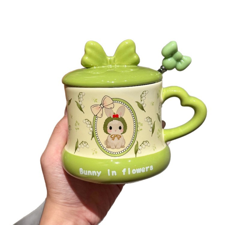Taza de agua de alta belleza para niñas taza de cerámica con cubierta cucharada hermosa taza de agua de bebida de oficina taza de café de desayuno