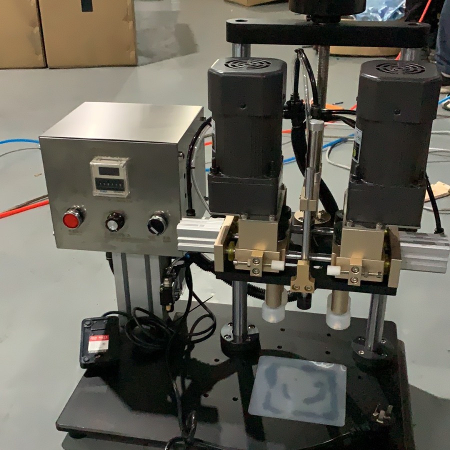 鸭嘴盖台式旋盖机 药瓶自动旋盖机 螺纹瓶盖拧盖机 半自动旋盖机