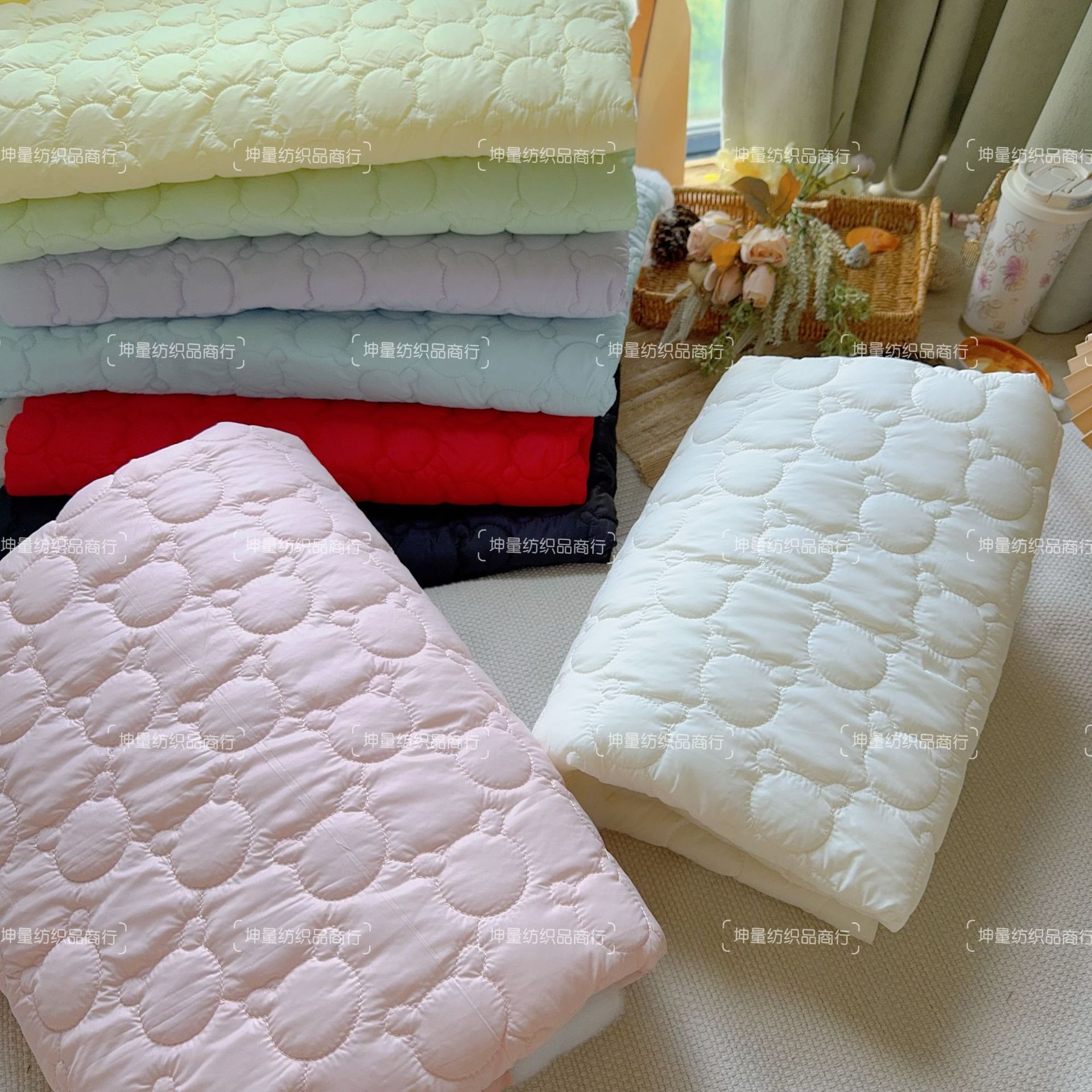 绗缝绣花小熊头 防水防污棉服童装成人装亲子装箱包diy