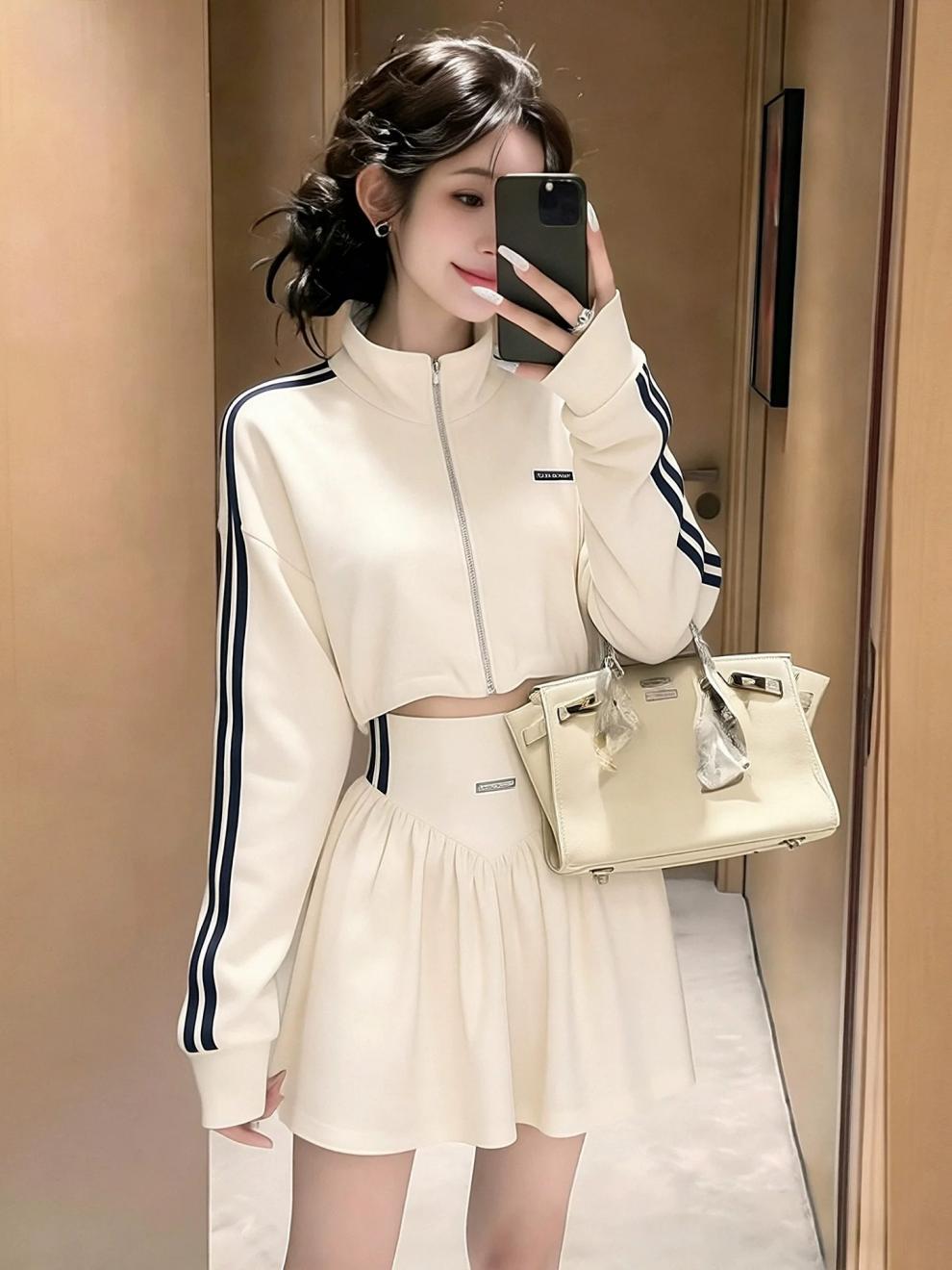 European-style Casual Sports Suit For Women, 2026 Spring And Autumn New Korean-style Slim-fit Striped Stand-collar_ecoleips.com