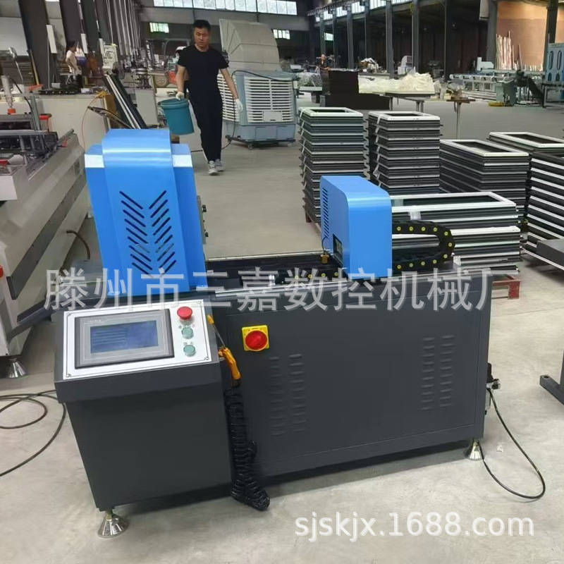 ����������  �Ŵ����������и���һ���  �����Զ����ϳ�׻�