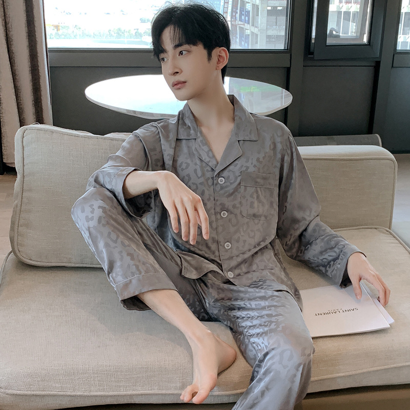 남자의 새틴 잠옷 실크 긴 소매 봄과 여름 남자의 얼음 실크 얇은 플러스 사이즈 겉옷 짧은 소매 가정 옷 세트 여름