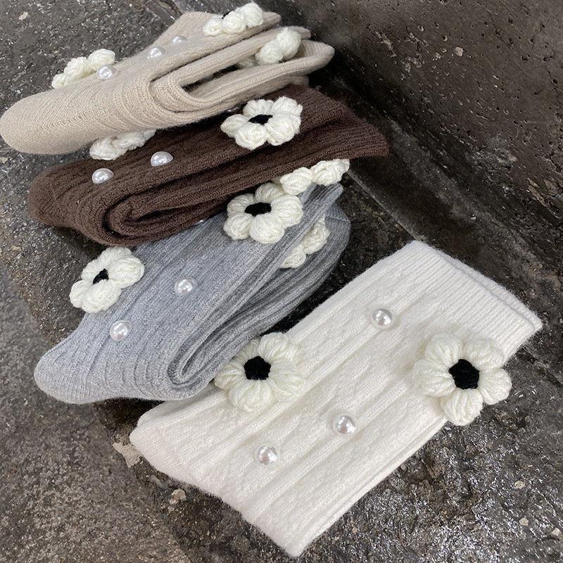 Spring and Autumn Heavy-Duty Thick Cashmere Yarn Small Flower Three-Dimensional Pearl Mid-Calf Short Boot Socks, Handmade Versatile Style