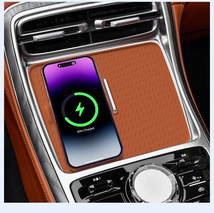 Suitable for Geely Galaxy M7 Silicone Wireless Charging Pad, Central Control Phone Pad, Accessories, Interior Decoration, Anti-Slip