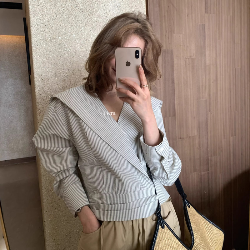 Hers One Spoon of Sweetness Academy Style Korean Dongdaemun Lapel Design Navy Collar Striped Short Pullover Shirt for Women Hers One Spoon of Sweetness Academy Style Korean Dongdaemun Lapel Design Navy Collar Striped Short Pullover Shirt for Women