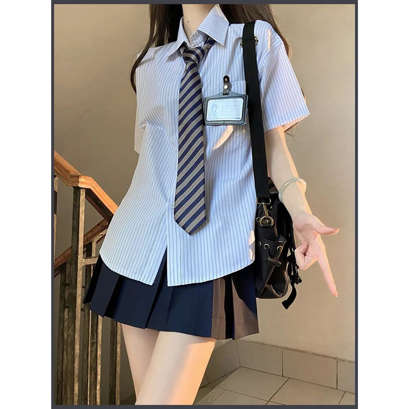 Japanese-style JK uniform, loose-fitting, versatile, and unique striped shirt/sleeve blouse, new summer style for women.