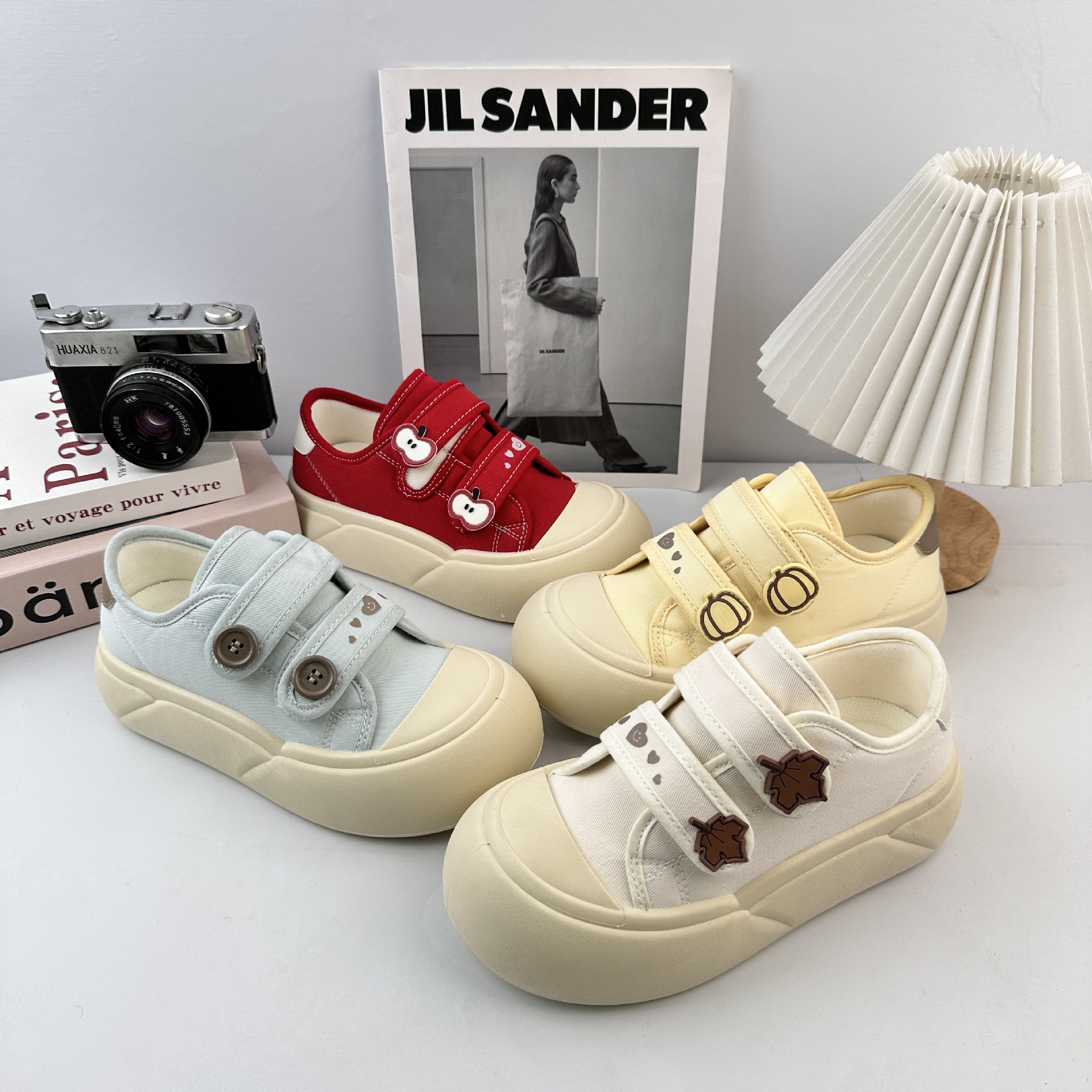 Yuanbo 2025 otoño nuevos zapatos de lona, zapatos de skate transpirables, zapatos blancos de suela gruesa de mujer, zapatos deportivos casuales, zapatos de pan