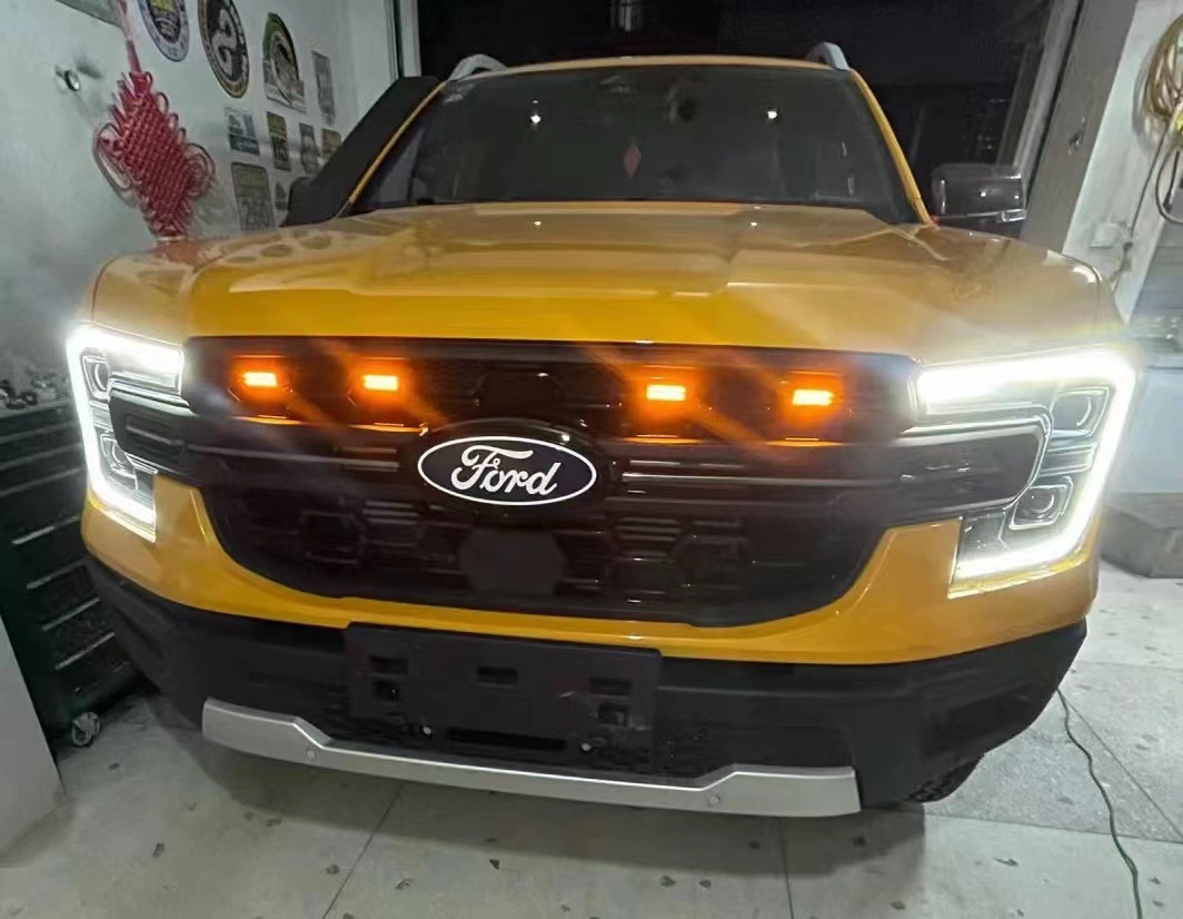 Suitable for Ford Ranger Mid-Grid Small Yellow Light 23-24 Ranger Daytime Running Light Led Anti-Fog Warning Light