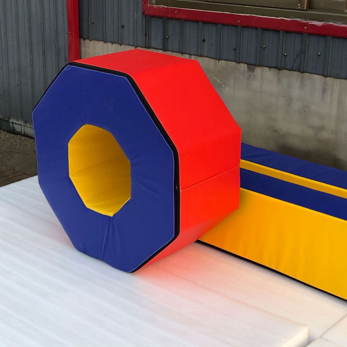 Factory Direct Sales of Children's Physical Fitness Training Parent-Child Games, Hollow Octagonal Mats for Kindergarten Use