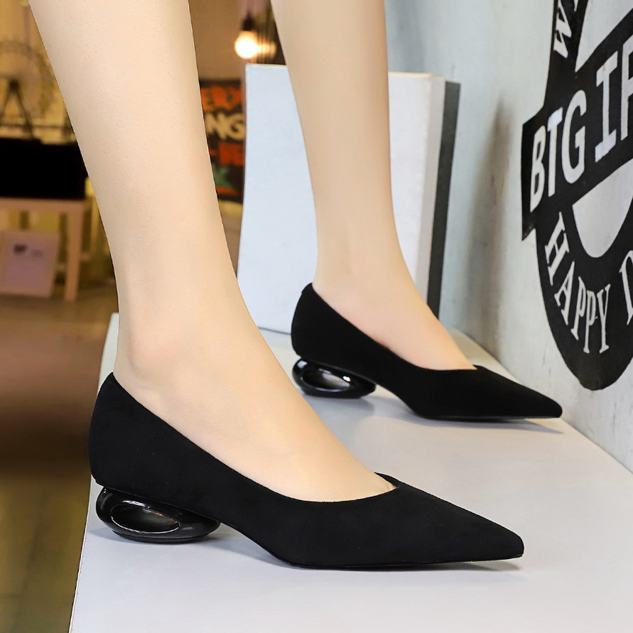 8302 European And American Style Retro Pointed Toe Leopard Print Suede Shallow Mouth Hollow Low Heel Elegant Women's_vogvips.com