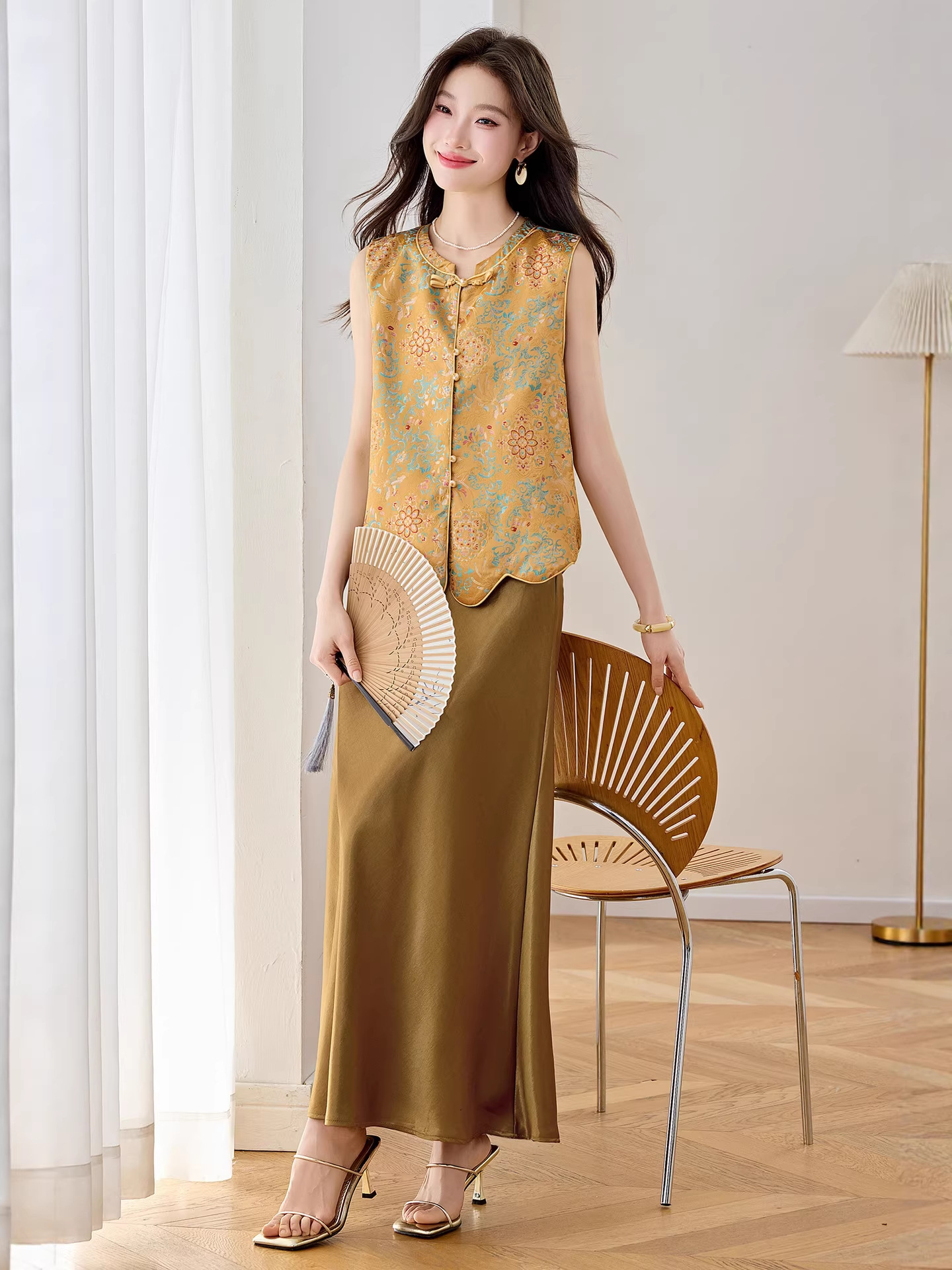 Set áo gile vest và chân váy maxi thắt eo phong cách tân cổ điển WA9509 — màu vàng
