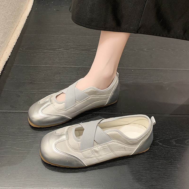 Aumentar la altura de la parte inferior gruesa de las zapatillas de verano de las mujeres europeas nuevas zapatillas pequeñas de alta calidad