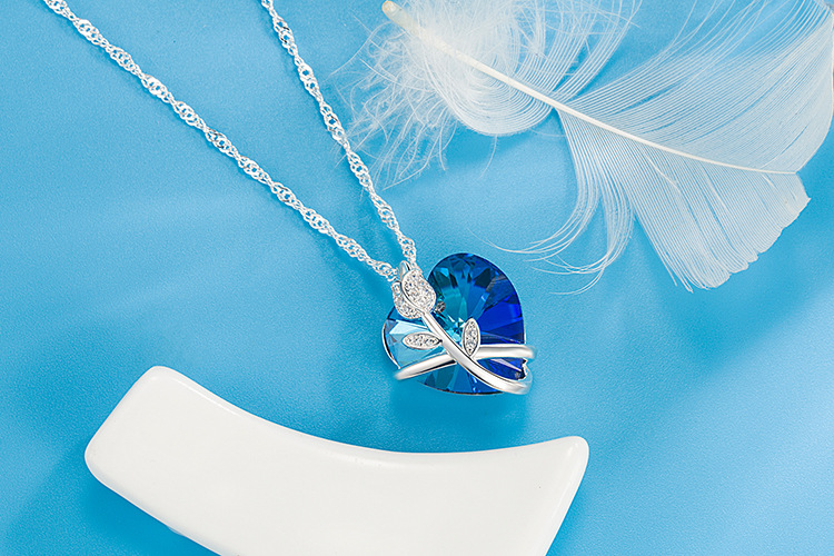 Women'S Gender Plating Design Fashion Heart Shape Copper Plating Artificial Crystal Pendant Necklace