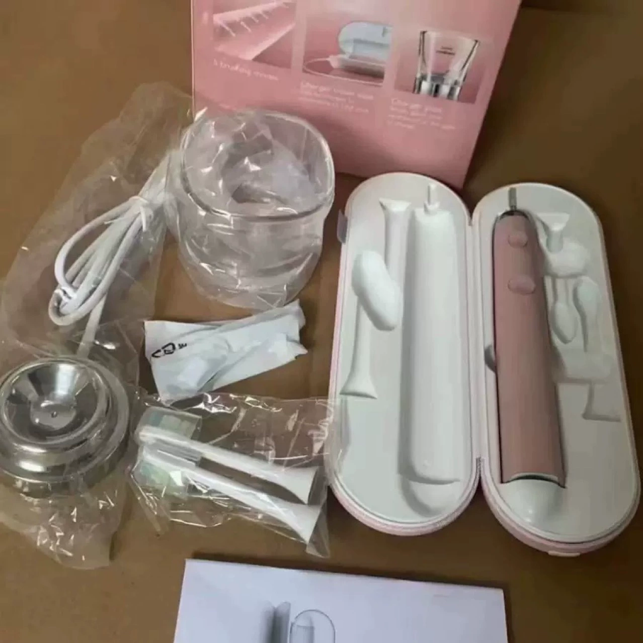 Зарядная зубная щетка Philips, вибрация, для любимых