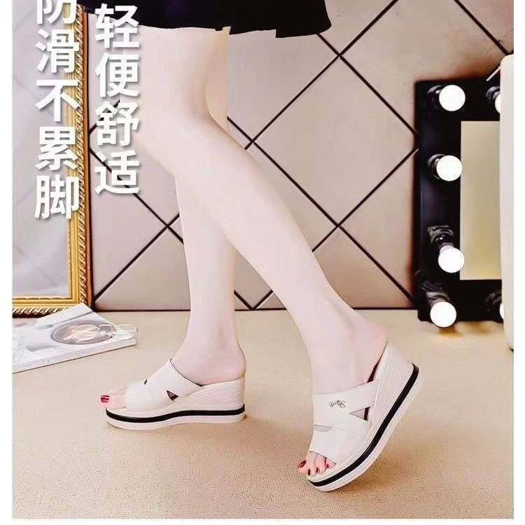 Marca de zapatillas de madres con base gruesa y suave para mujeres verano 2026 nueva moda exterior impermeable sandalias de talón