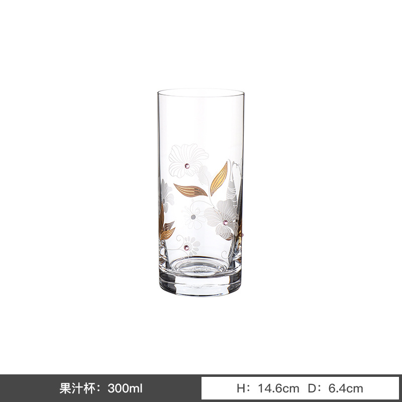 Tazas de cristal sin plomo importadas de alta calidad tazas de vino alto estilo europeo tazas de alto pie artesanía de relieve de lujo ligero tazas de champagne domésticas al por mayor