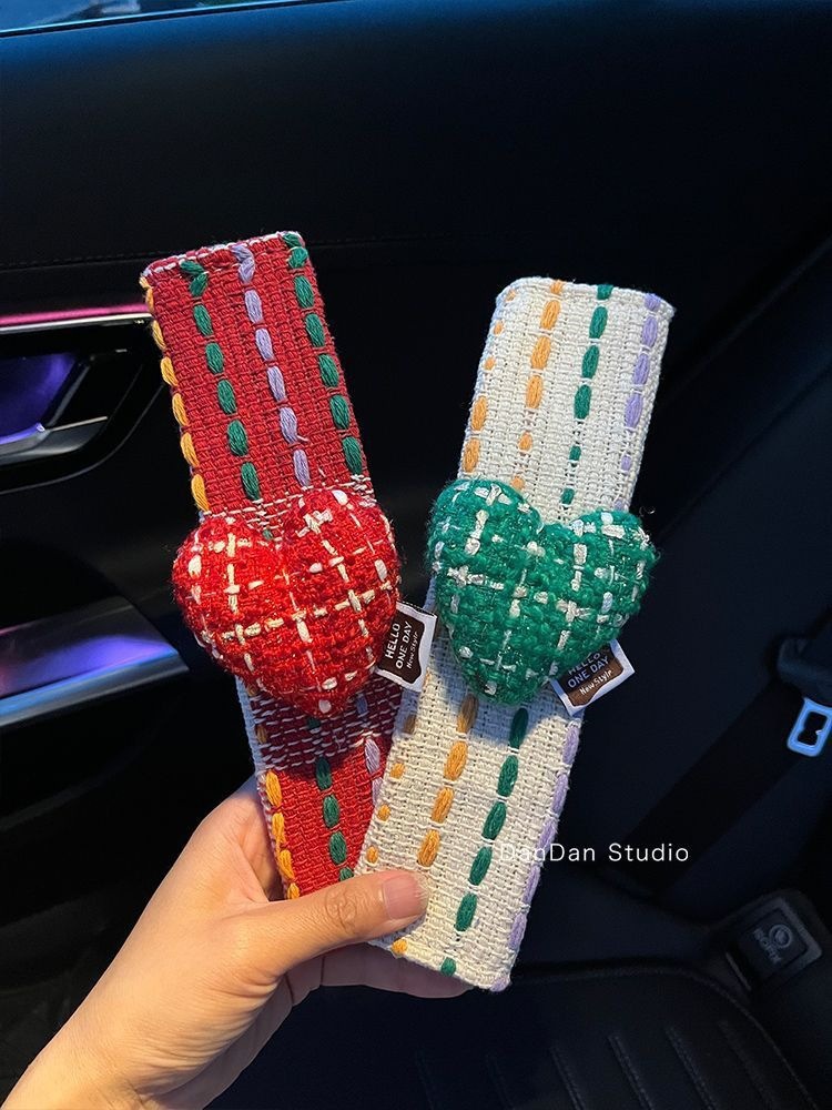 Car Seat Belt Shoulder Cover, Cute and High-End Female Car Decorative Protective Cover, Anti-Stranglehold Car Interior Accessories
